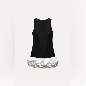 Bnwt Black and white mini party dress - boat neck - trendy and elegant